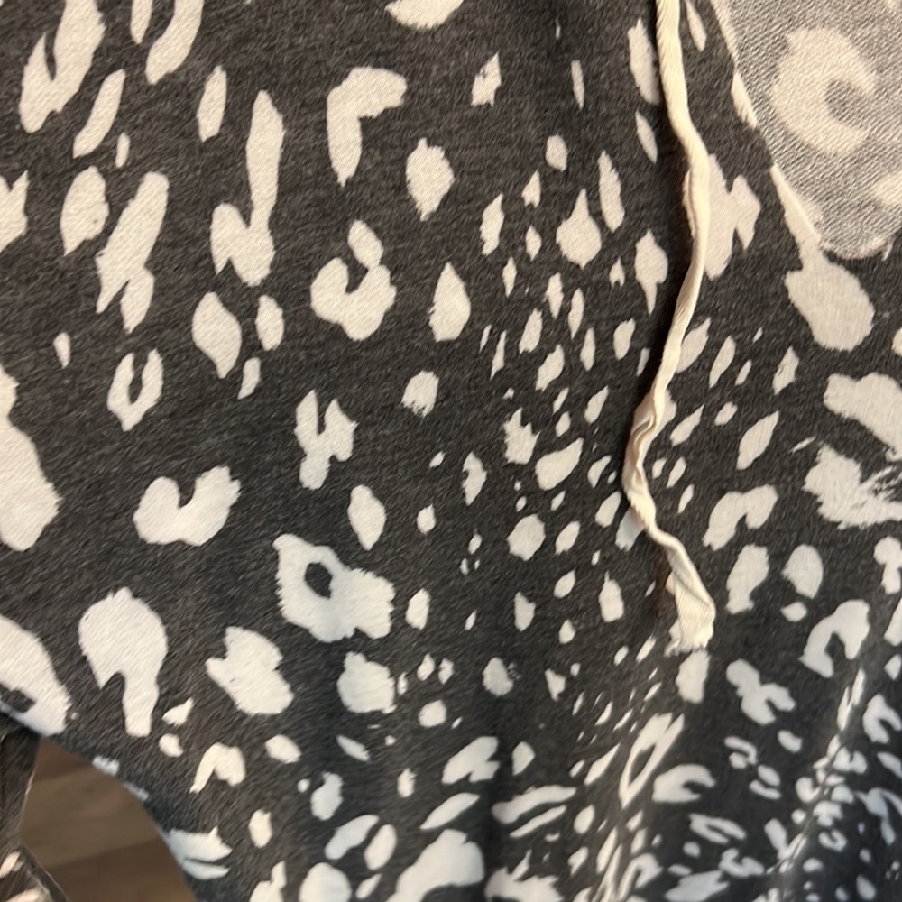 Cute hooded pullover - Picture 2 of 6